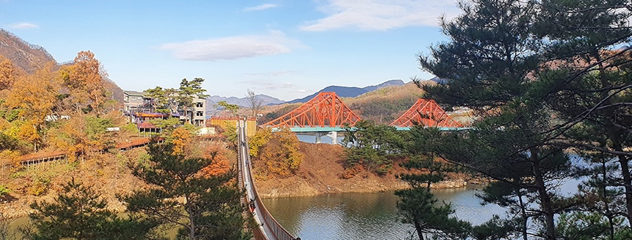 Jembatan Gantung Jaecheon Oksunbong.jpg